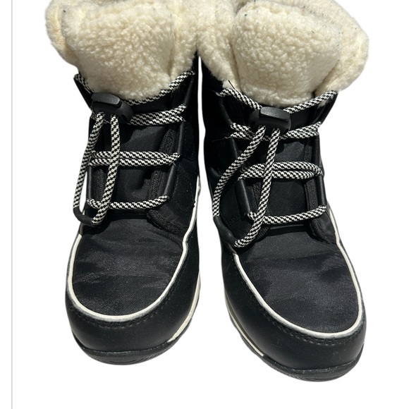 Sorel - Youth Unisex Whitney Carnival Black Sherpa Short Winter Boot size 5 - Picture 2 of 5